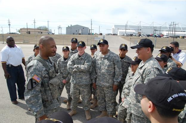1st Air Cavalry aviators welcome Junior Reserve Officers' Training Corps students