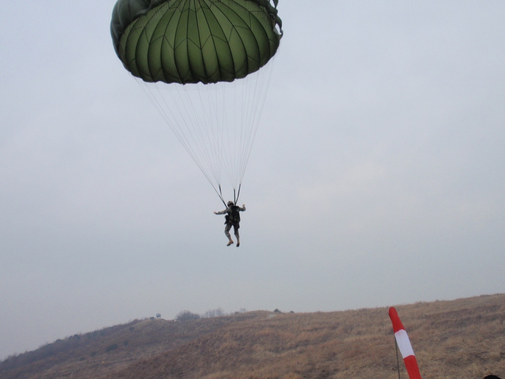Special Operations Command Korea Airborne Jump Exercise Key Resolve 09