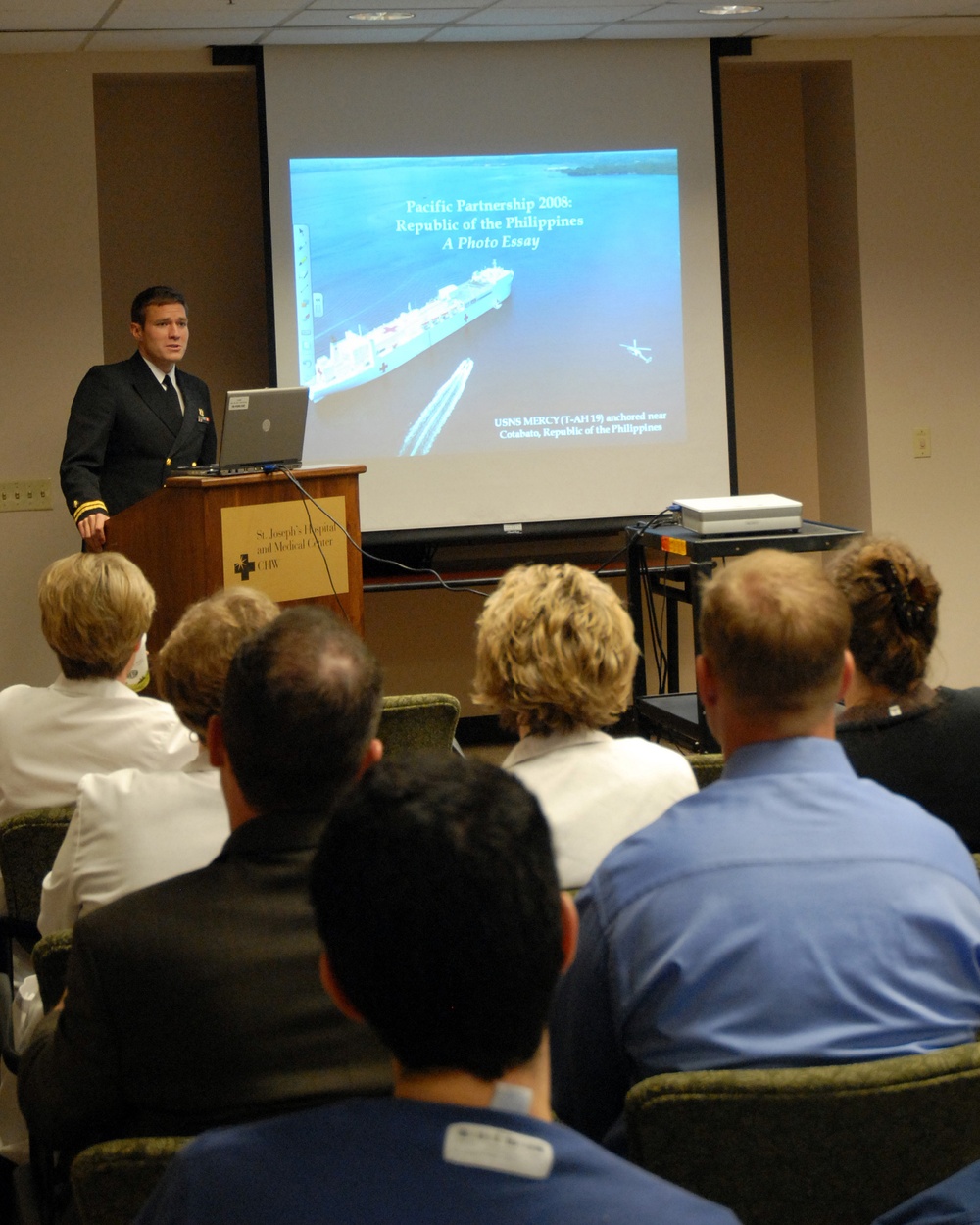 'Bachelor' visits Phoenix Navy Week