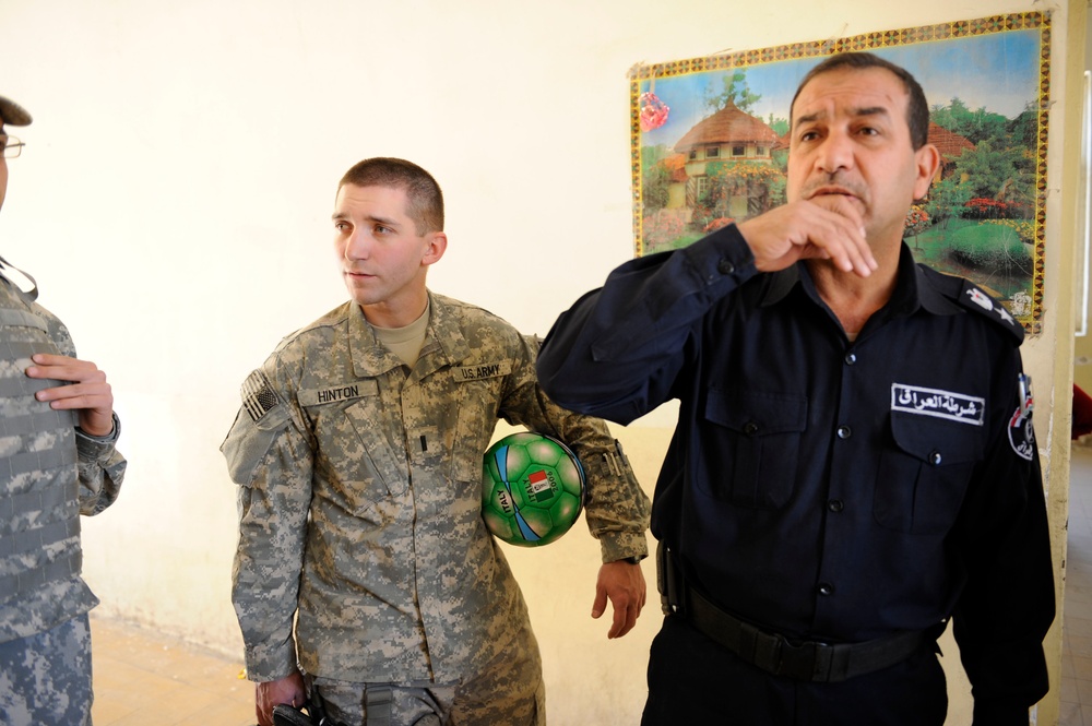 New chalkboards for Basra's Shaheed School