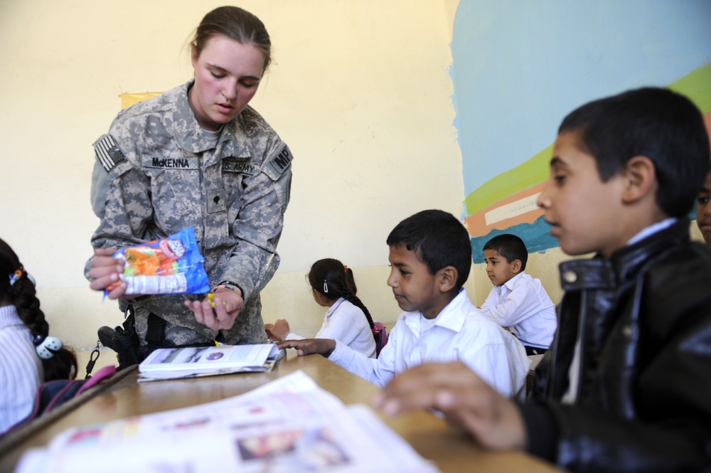 New chalkboards for Basra's Shaheed School