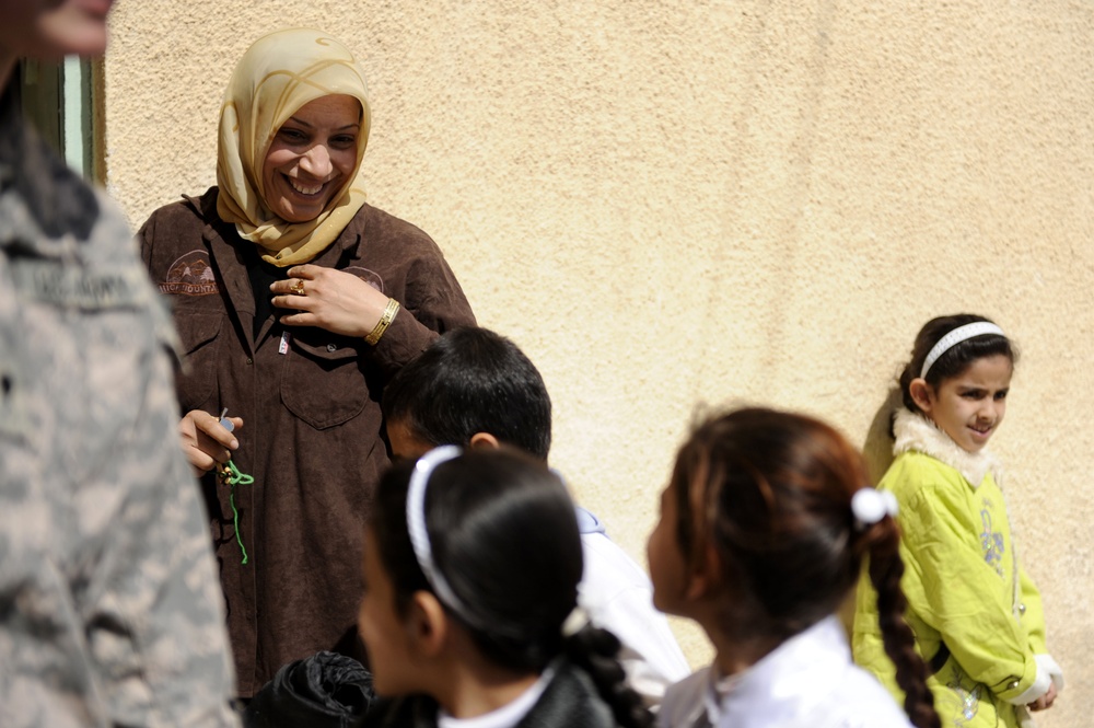 New chalkboards for Basra's Shaheed School