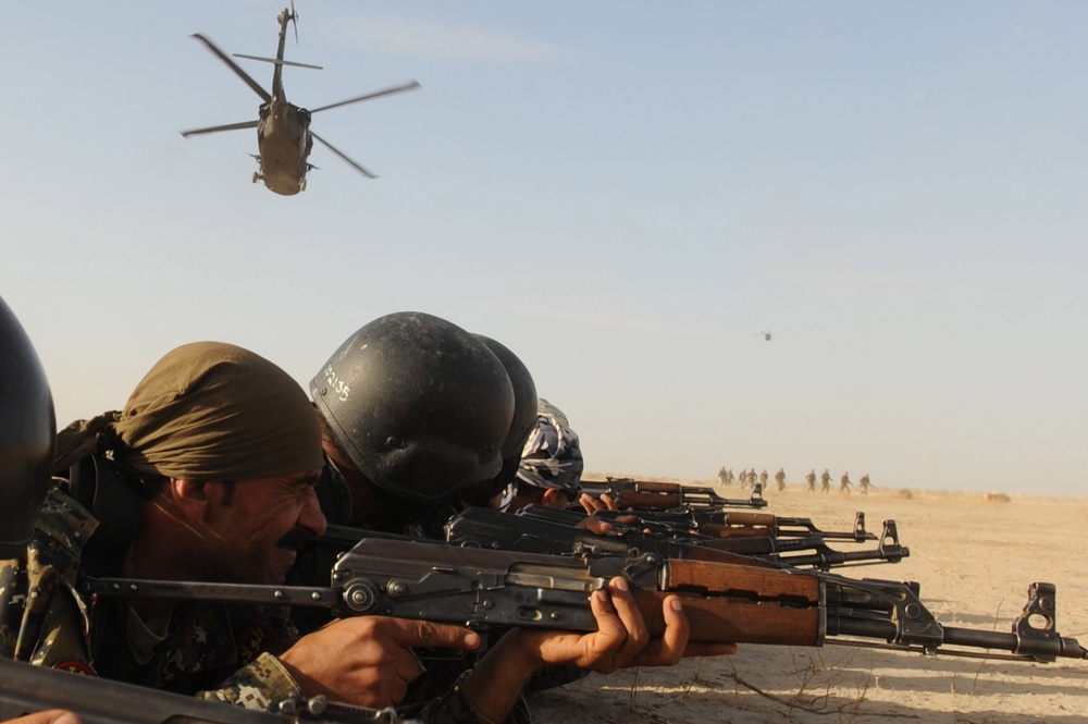 Iraqi police 'land' joint training