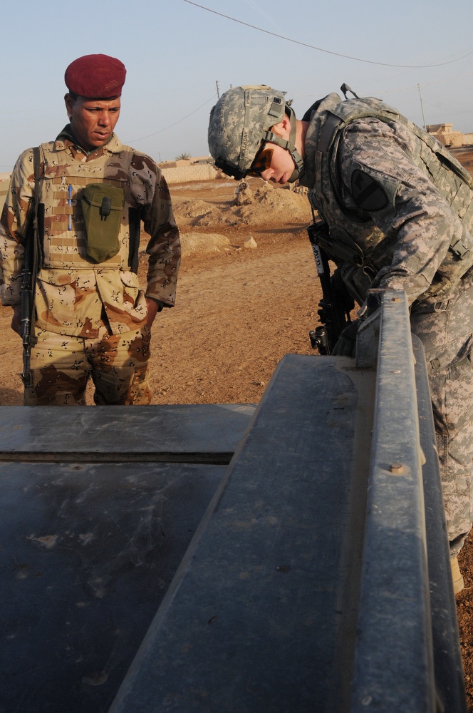 Patrol in Murbat-Garha, Iraq