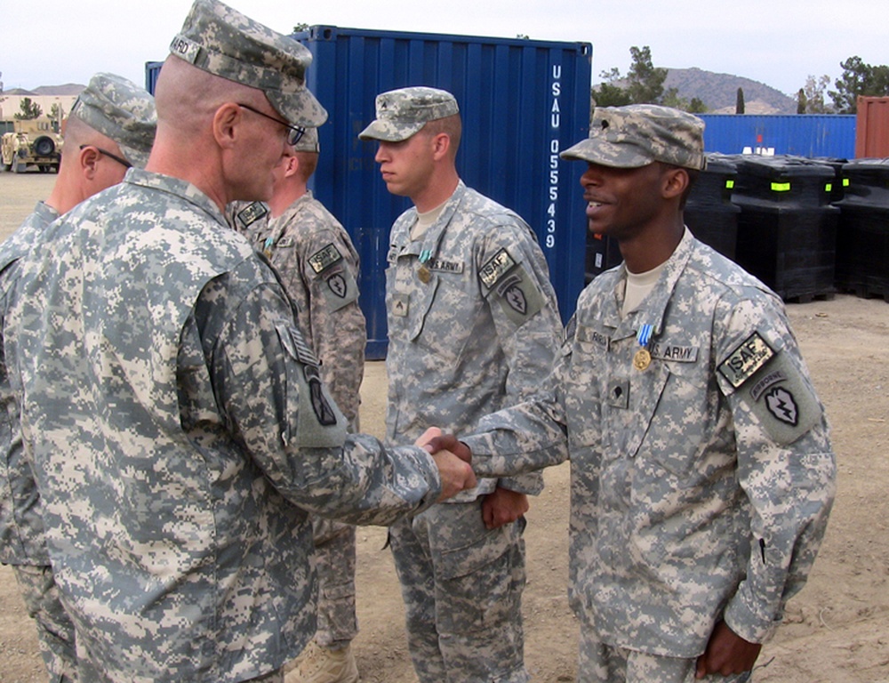 DVIDS - News - Task Force Yukon commander recognizes six Soldiers