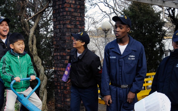 Community service project at Hee-Rak-Won Orphanage