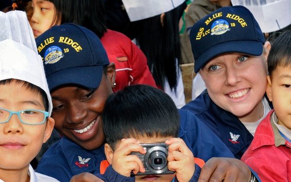 Community service project at Hee-Rak-Won Orphanage