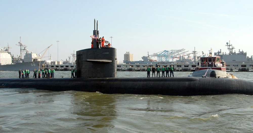 USS Jacksonville departs Naval Station Norfolk for last time