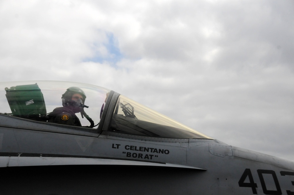 Aircraft action aboard the USS Ronald Reagan