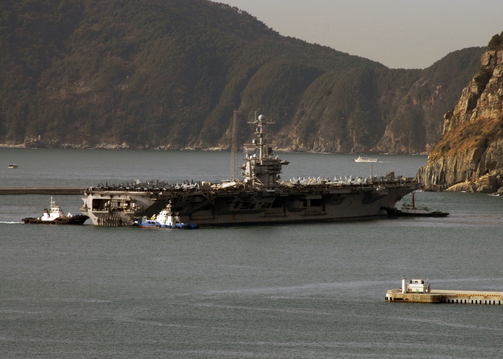 USS John C. Stennis in Korean port