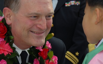 USS John C. Stennis in Korean port