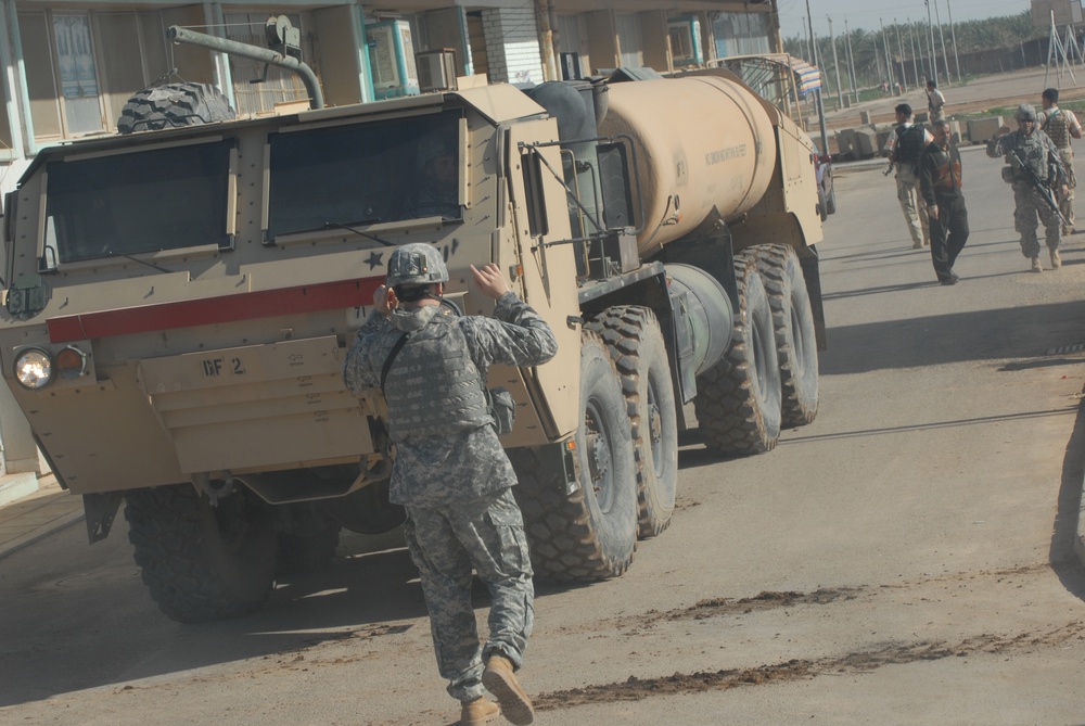 834th Aviation Support Battalion Delivers Fuel to Local Iraqis