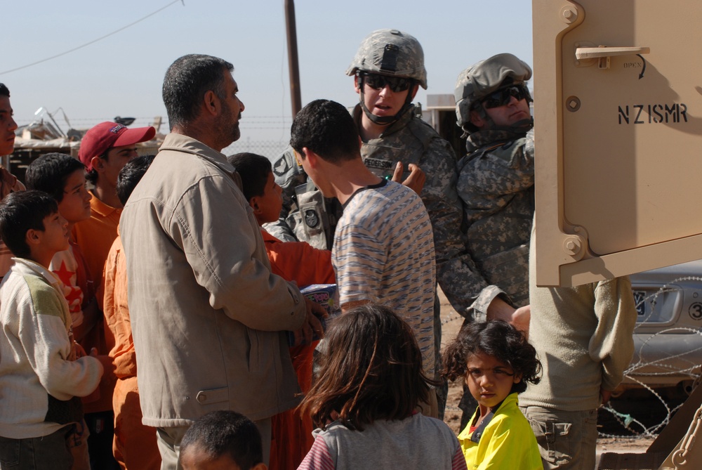 834th Aviation Support Battalion Delivers Fuel to Local Iraqis