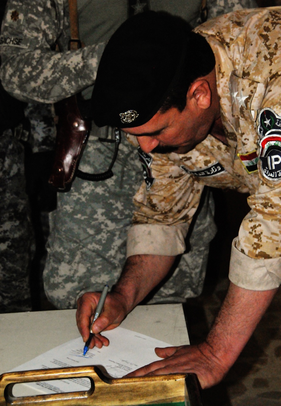 Iraqi security forces take helm of Joint Security Station 2 in Diwaniya