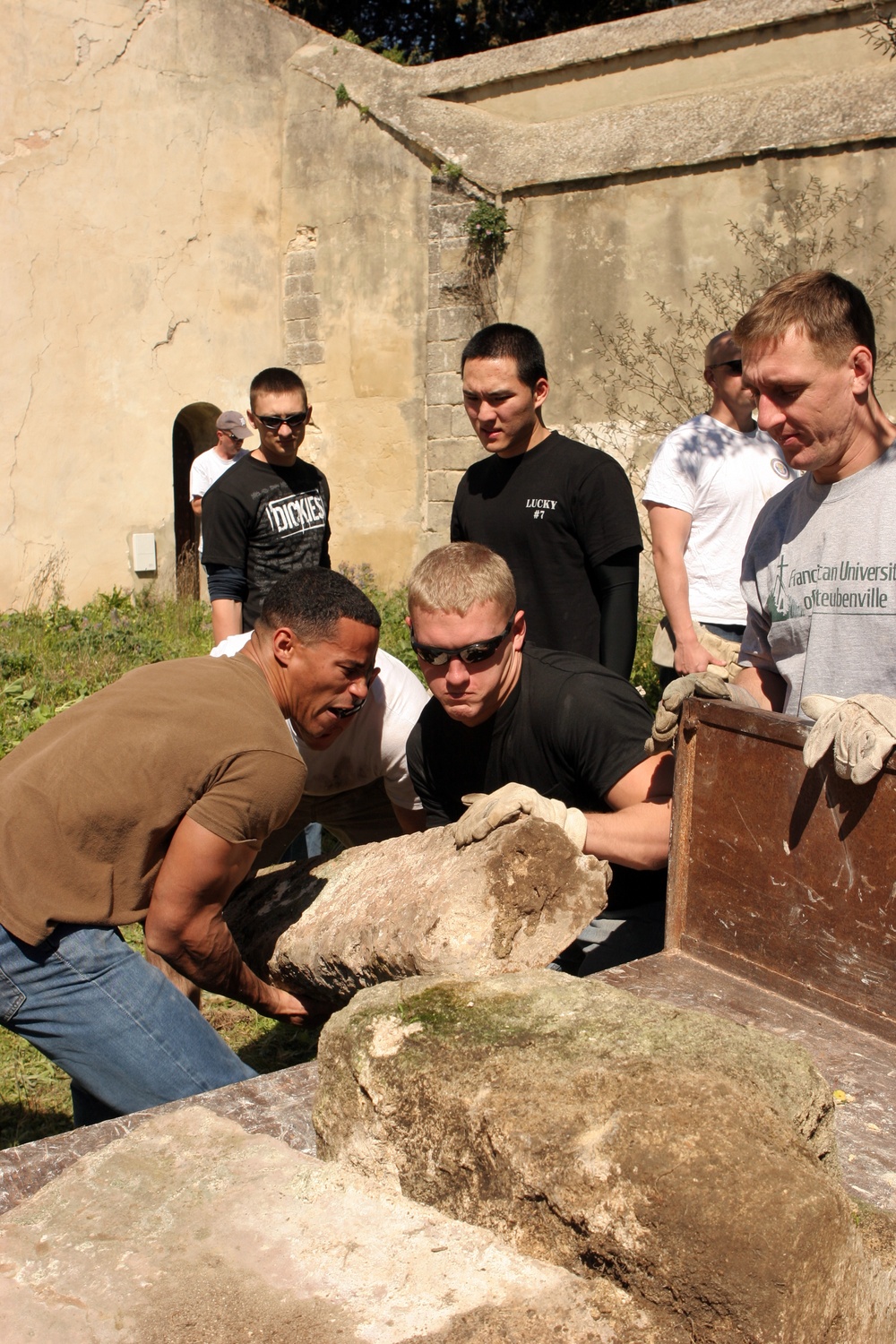 Community relations project at Monasterium de BelEn monastery