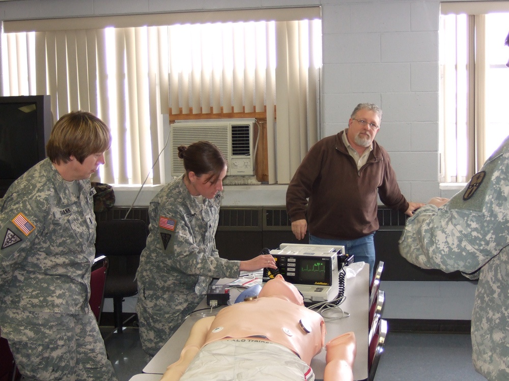 Guard and Civilian Employer Team Up for Advanced Cardiac Life Support Recertification for 285th Area Support Medical Company
