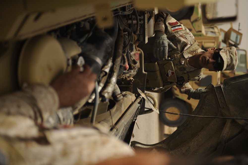 Patrol in Hamza, Iraq