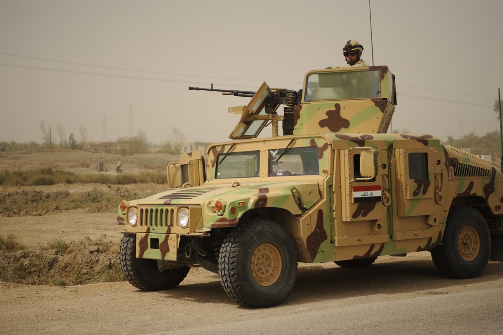 Patrol in Hamza, Iraq