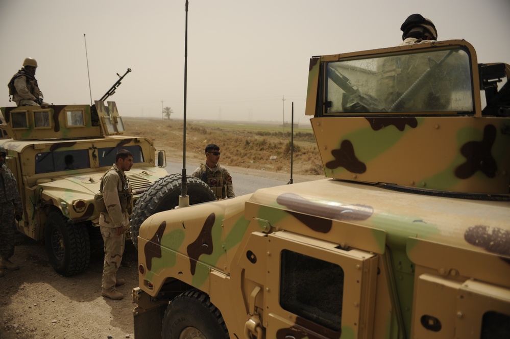 Patrol in Hamza, Iraq
