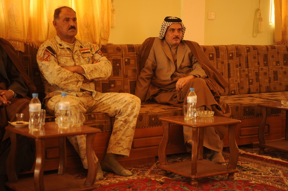 Patrol in Hamza, Iraq