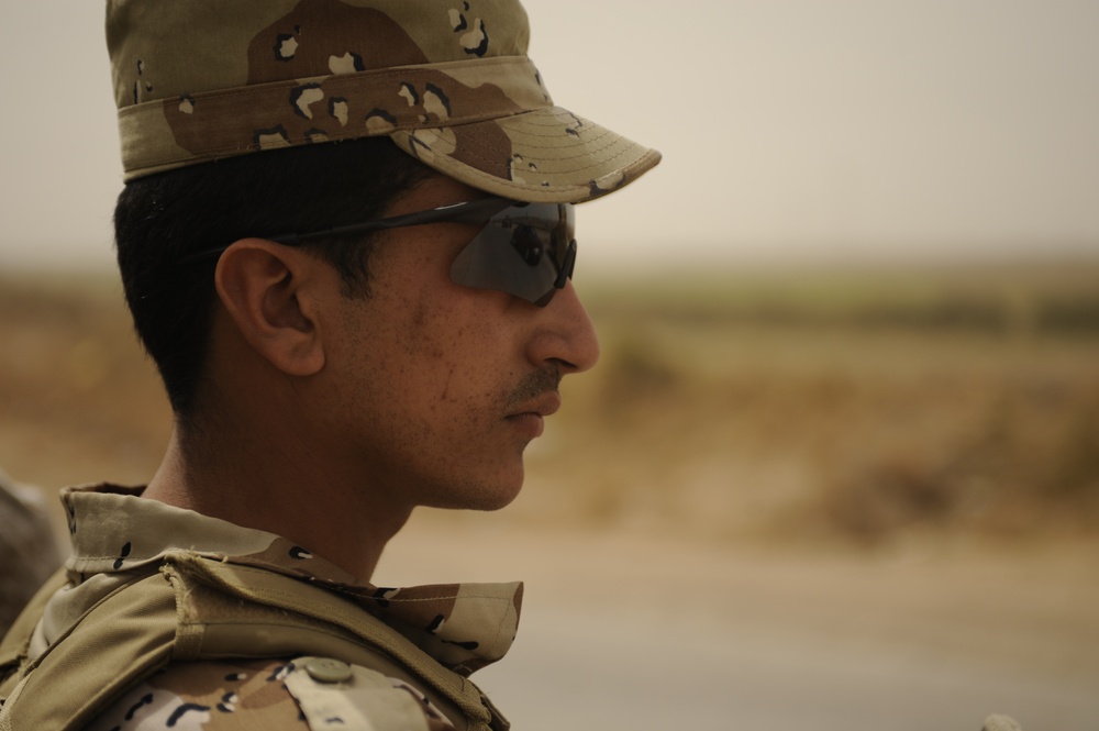 Patrol in Hamza, Iraq