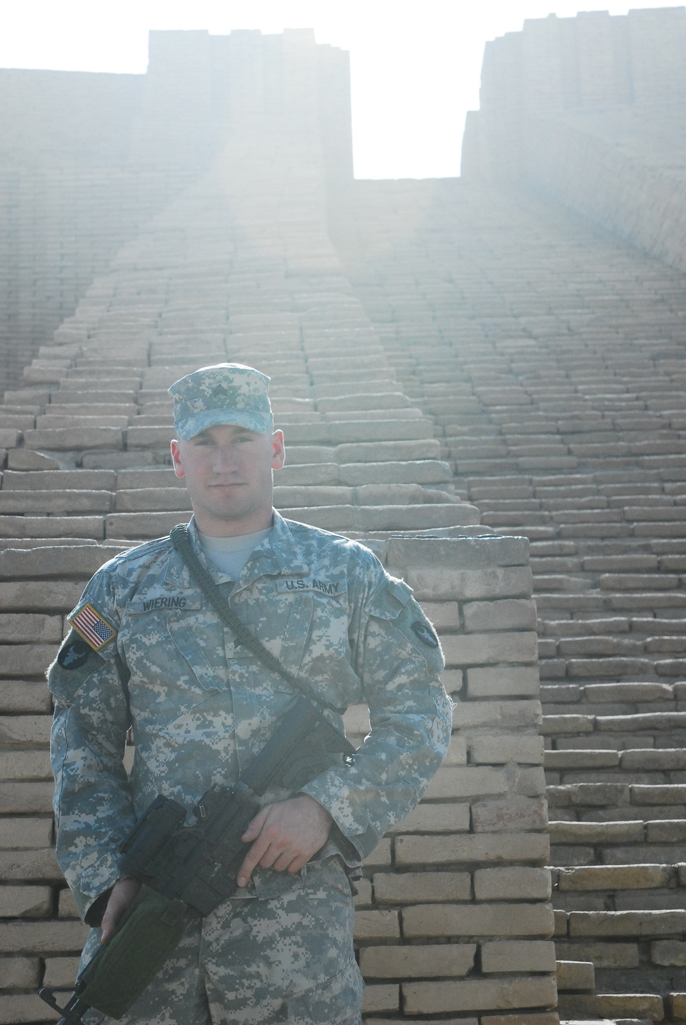 Soldiers Tour Iraqi Ancient Grounds