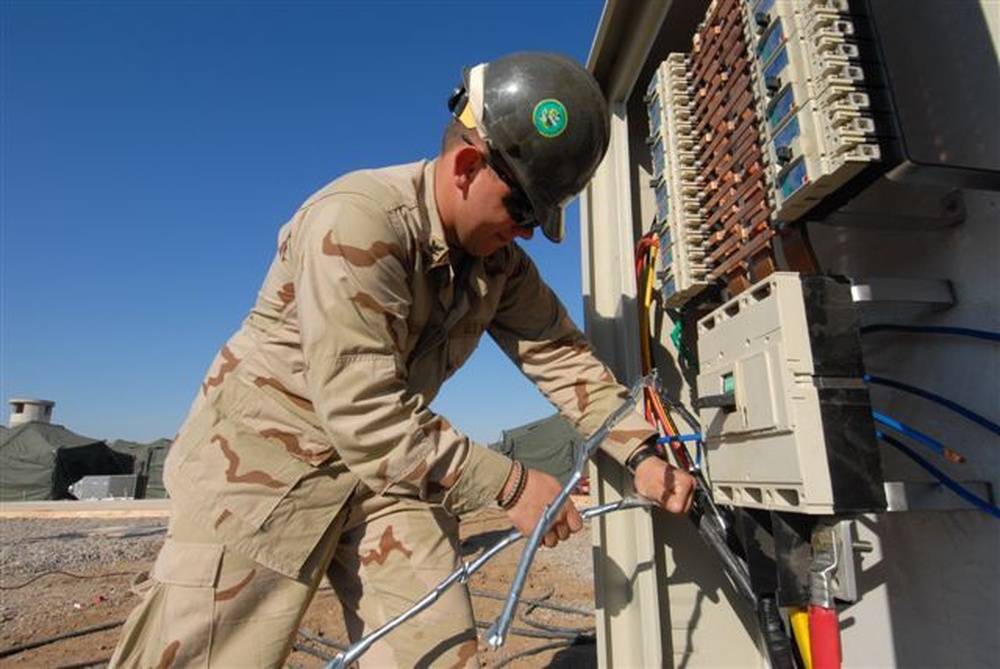 DVIDS - Images - Building of the Mahawil Patrol Base [Image 4 of 4]