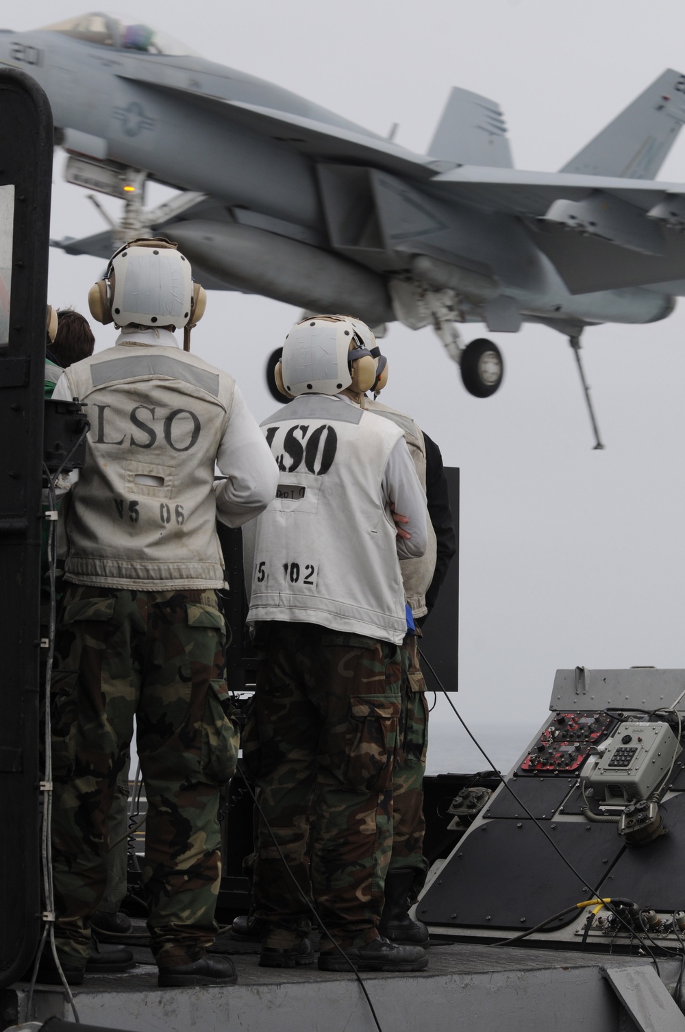 USS Ronald Reagan deck action