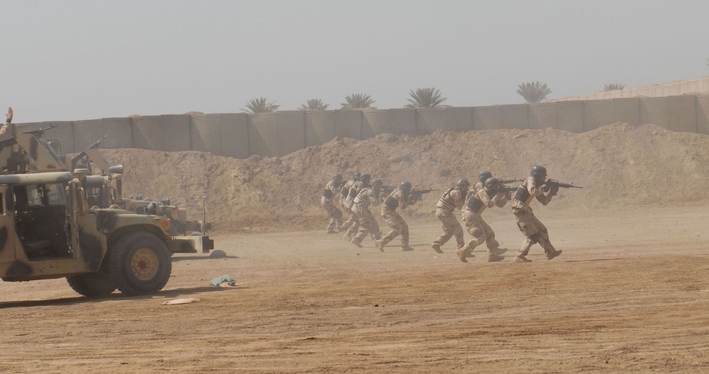 Iraqi Special Operations Forces soldiers perfect convoy skills