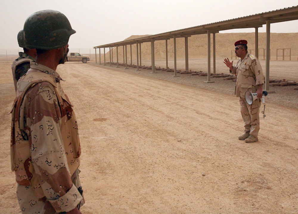 Iraqi soldiers undergo marksmanship evaluation