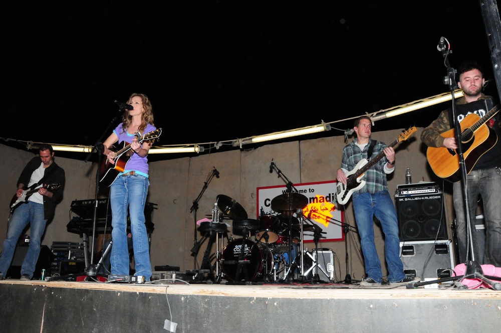 Country Singer Visits Camp Ramadi