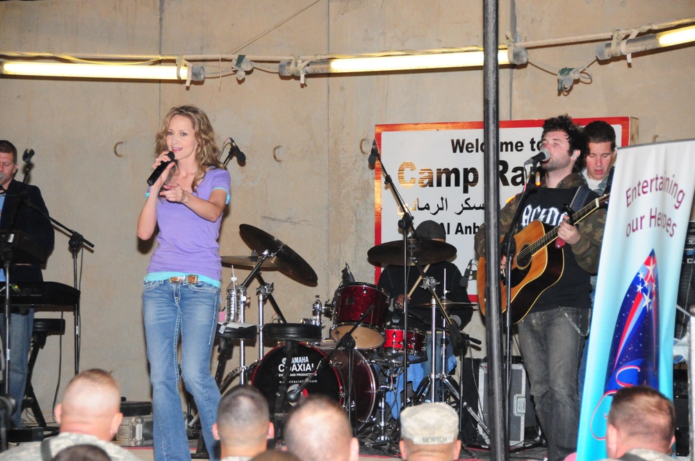 Country Singer Visits Camp Ramadi