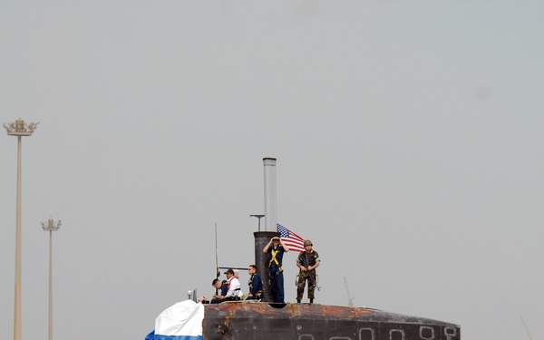 USS Hartford Arrives in Bahrain
