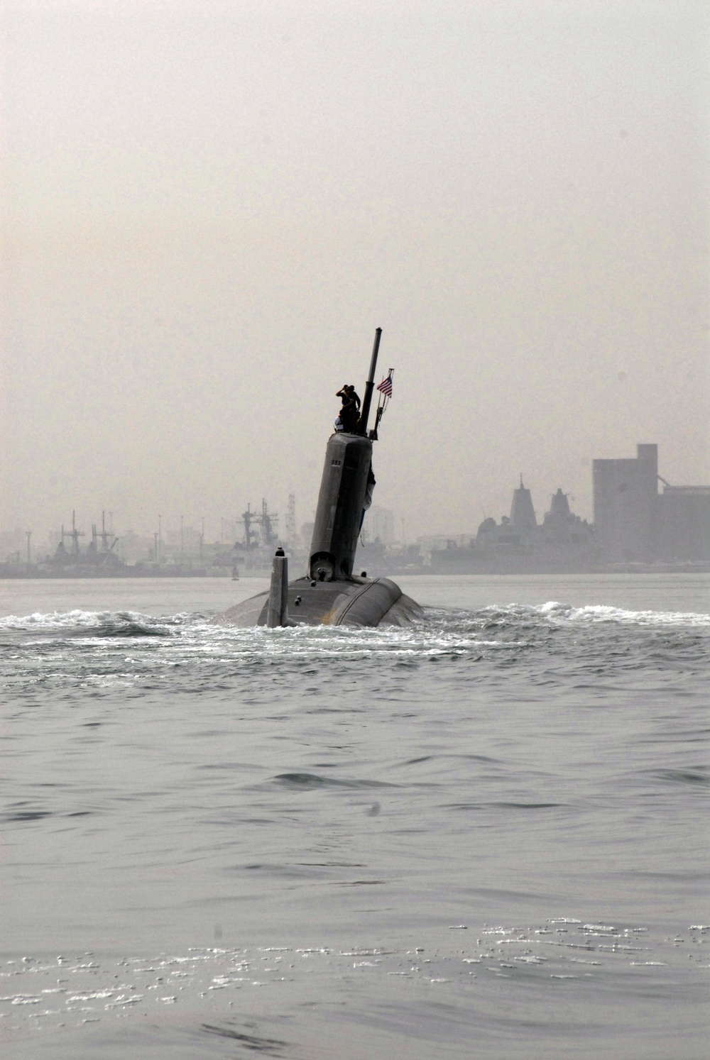 USS Hartford Arrives in Bahrain