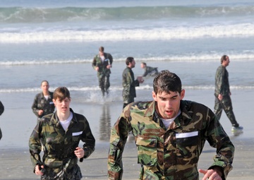 Michael Phelps leads team at Basic Training Command