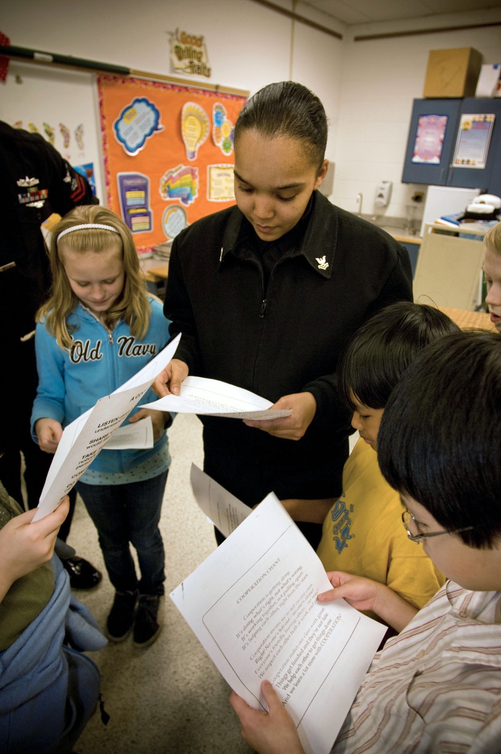 Sailors read to Bayside Elementary School students