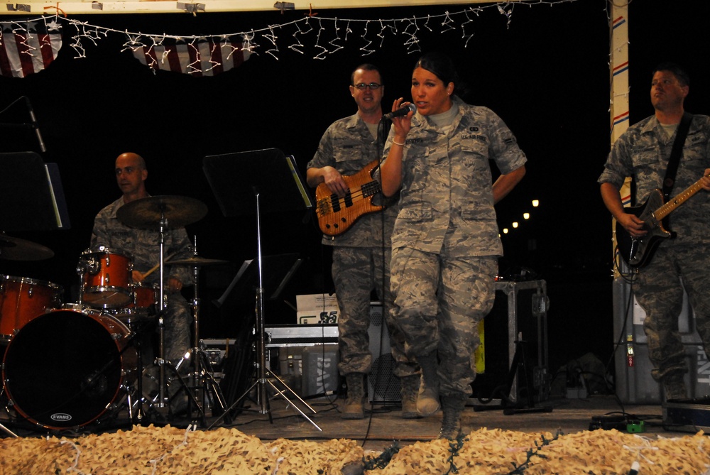Oasis Performs for the 386th Airmen