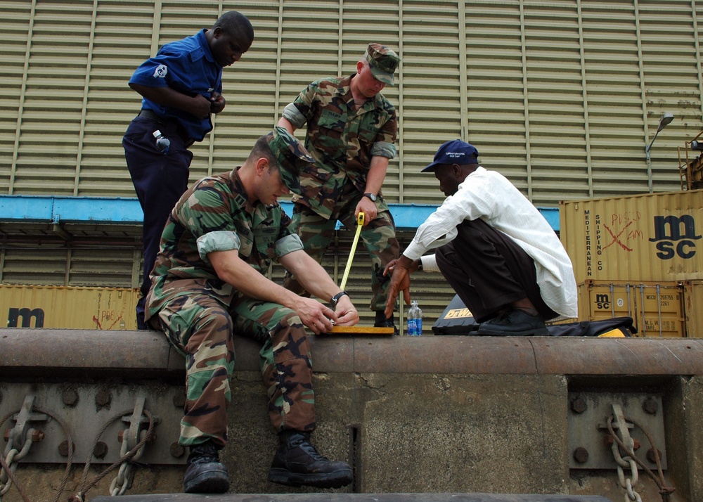 USS Nashville Sailors work with Africa Partnership Station