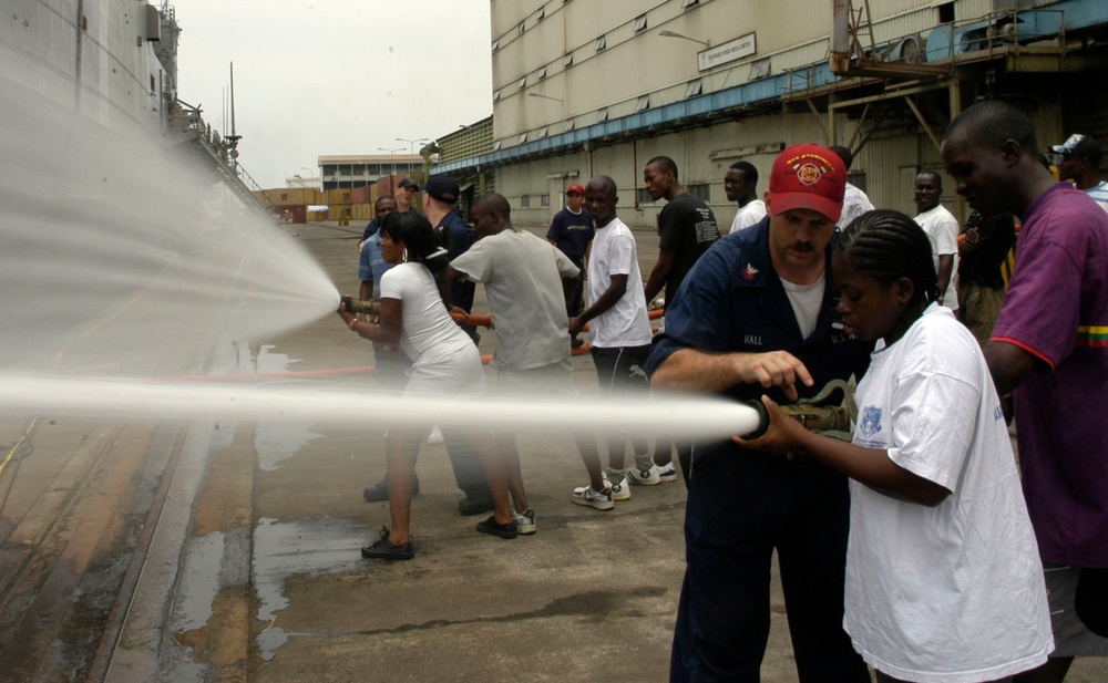 USS Nashville Sailors work with Africa Partnership Station