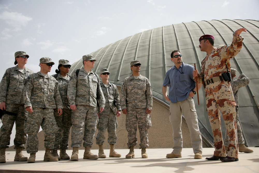 Soldiers visit Baghdad orphanage