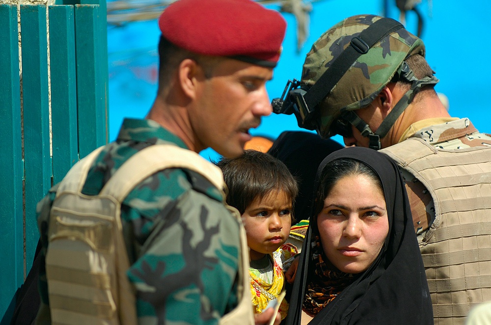 Iraqi army, Military transition team members bring hope to al-Shaab