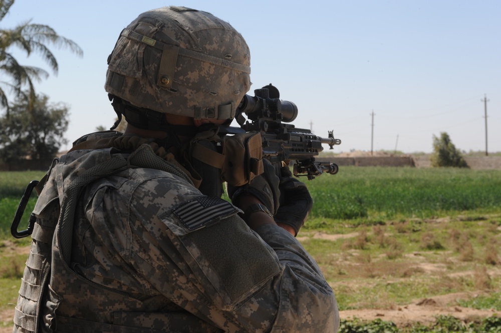 Patrol in Abu Graib, Iraq