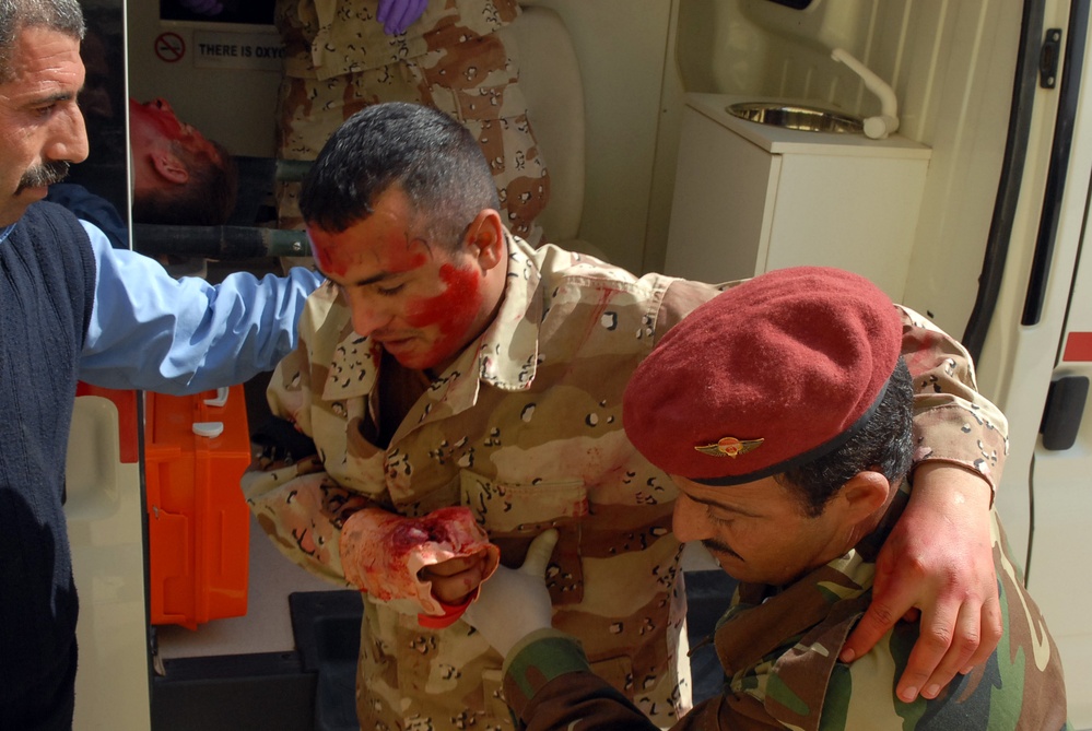 Mass casualty exercise helps Iraqis complete combat life saver course