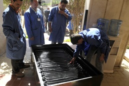 Iraqis learn new skills in school