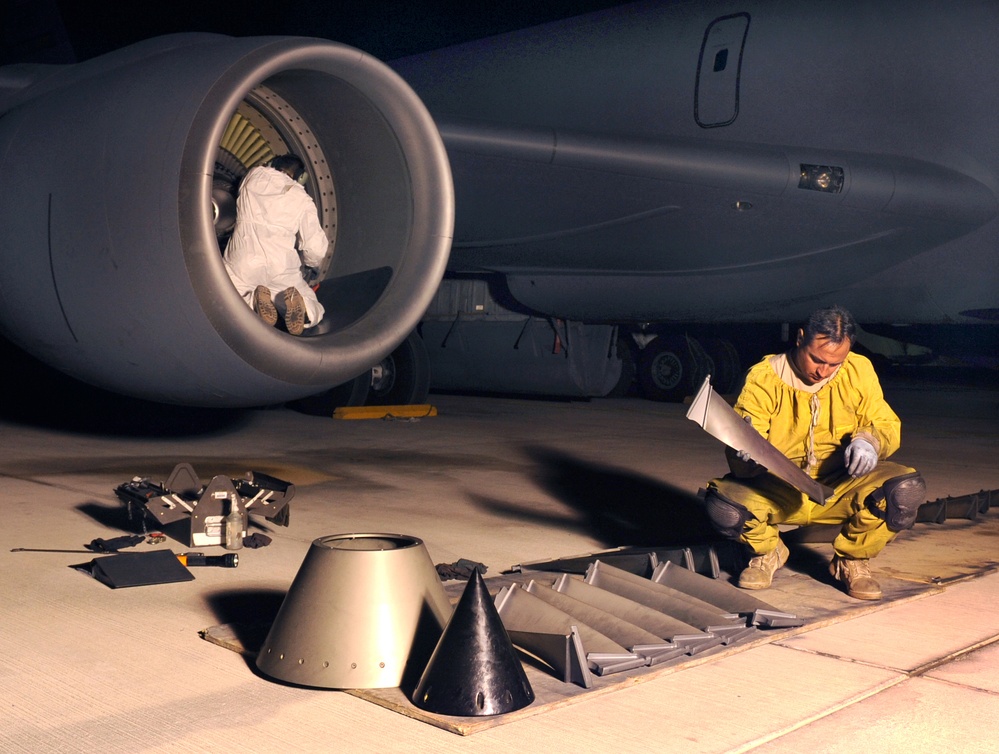 KC-135 Maintenance