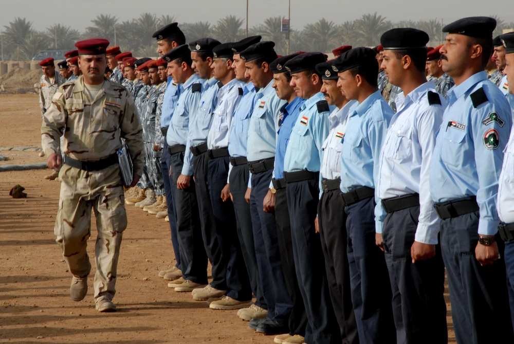 Iraqi basic training in Karbala