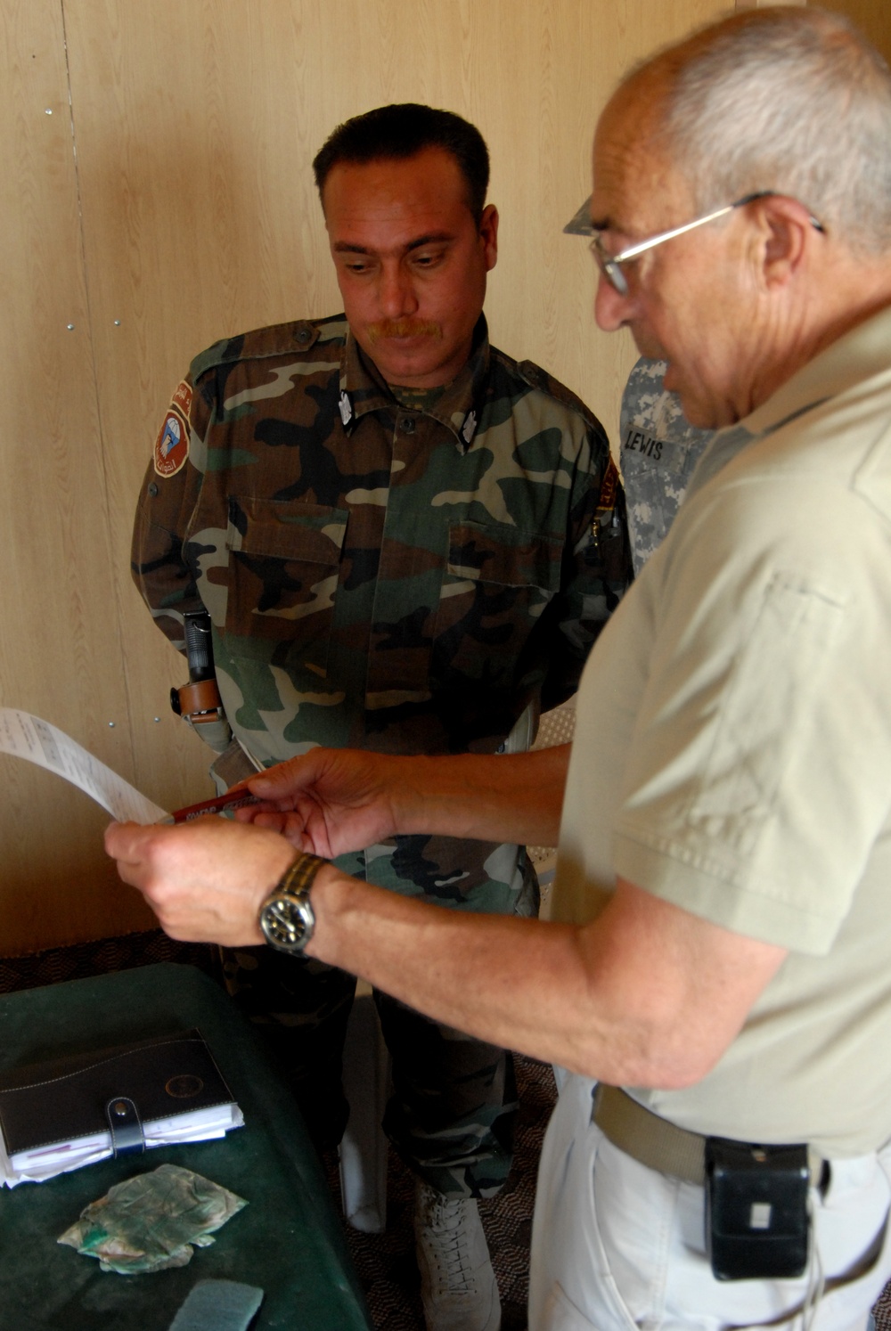 Iraqi basic training in Karbala