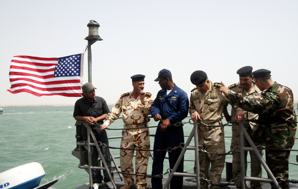 USS Chinook visits Iraq