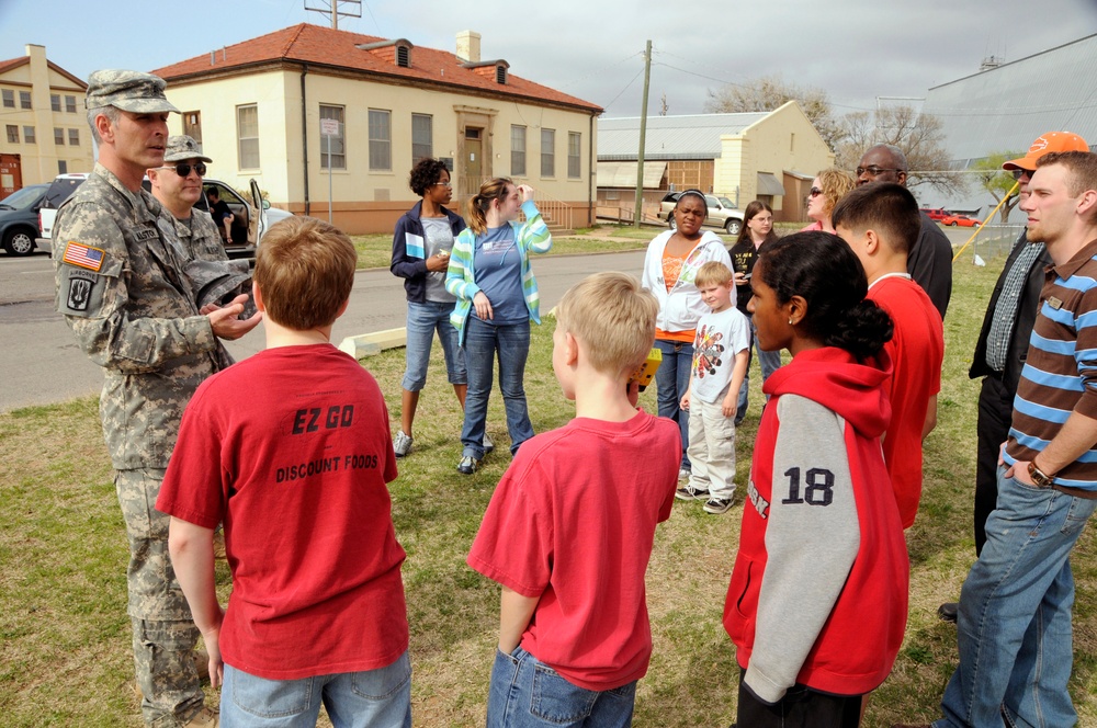 Keystone Pilots Showcase Army Aviation to Local Students
