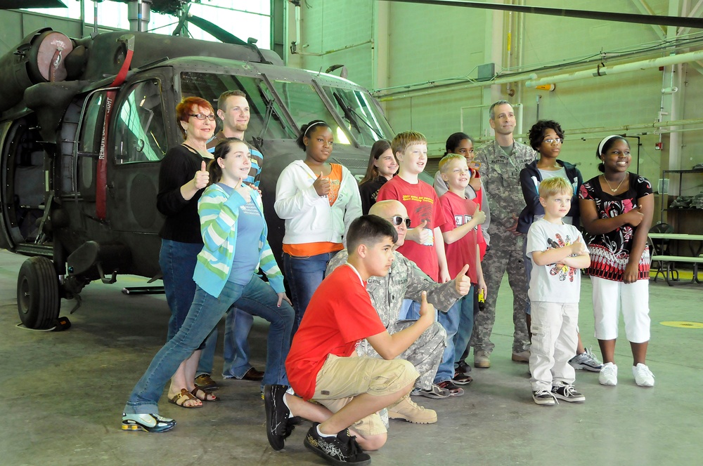 Keystone Pilots Showcase Army Aviation to Local Students